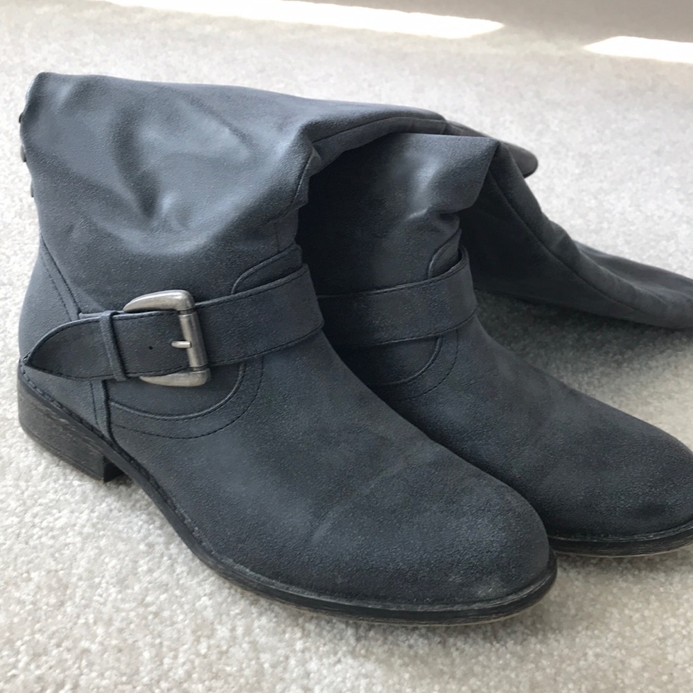 Grey boots